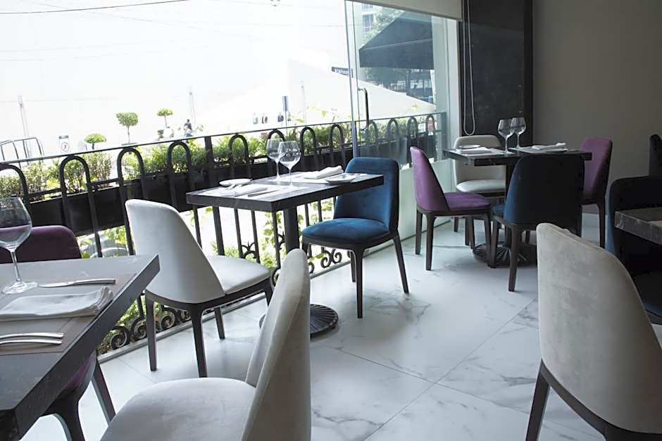 Isaaya Hotel Boutique by WTC