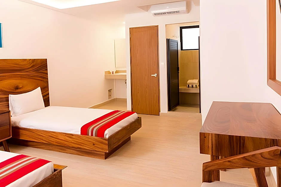 Nomads Party Hotel & Hostel