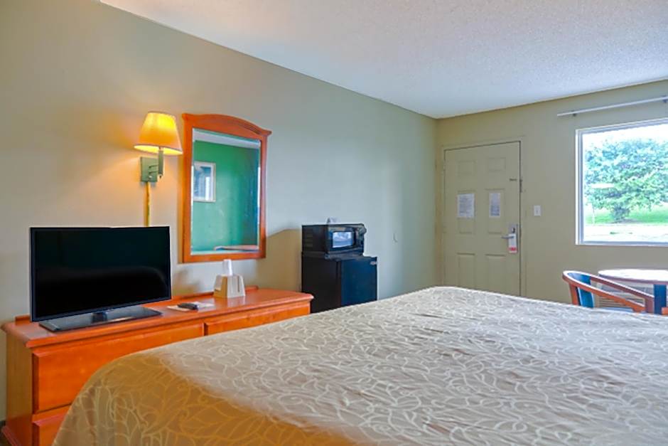 Economy Inn By OYO Ashburn