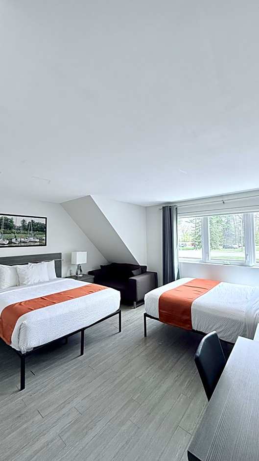 Photo 1 of 12 of Deluxe 1 Queen Bed