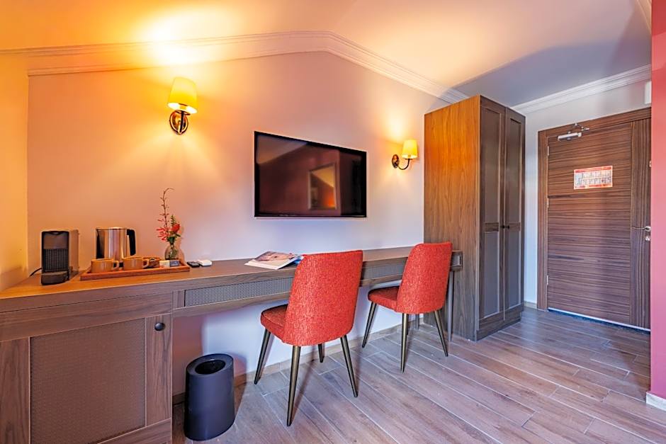 Lill Maison Hotel & City Club