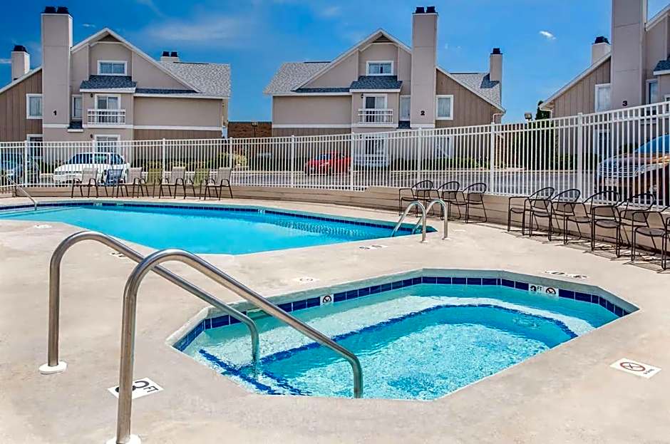 Hawthorn Extended Stay by Wyndham Green Bay