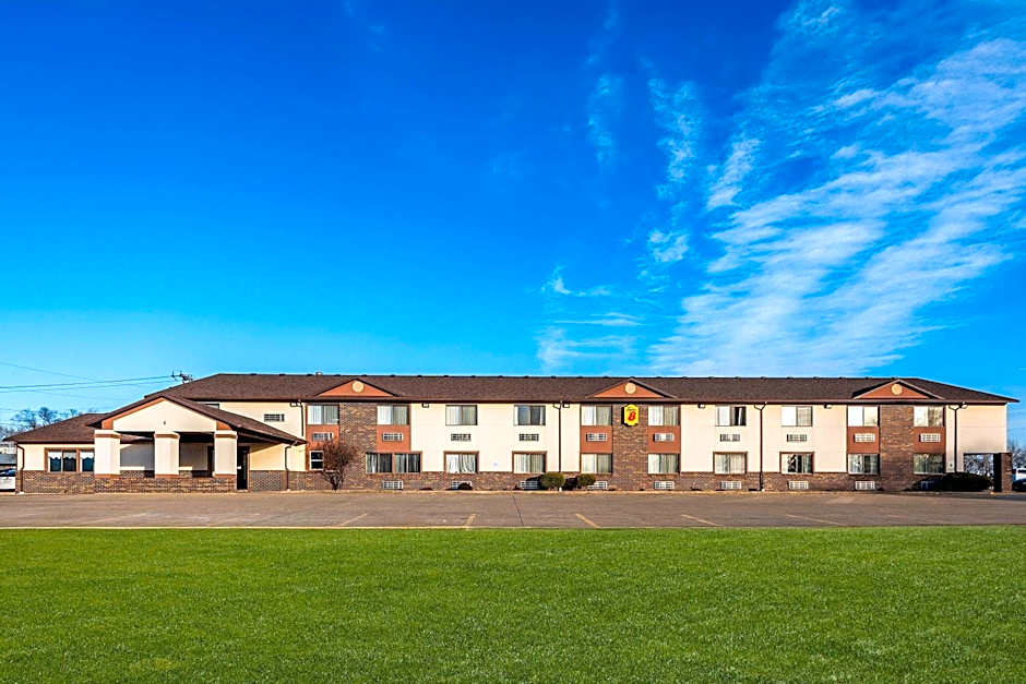 Super 8 by Wyndham Oelwein