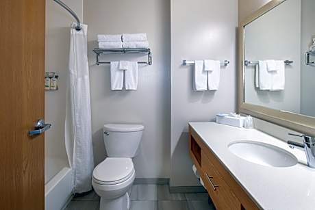 1 King Standard Communications Accessible