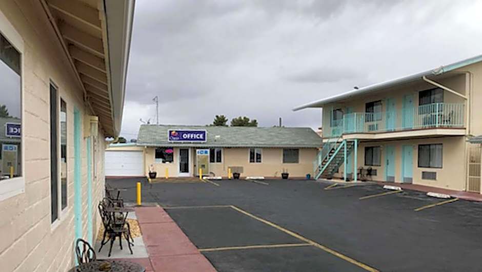 Howard Johnson by Wyndham Ridgecrest, CA