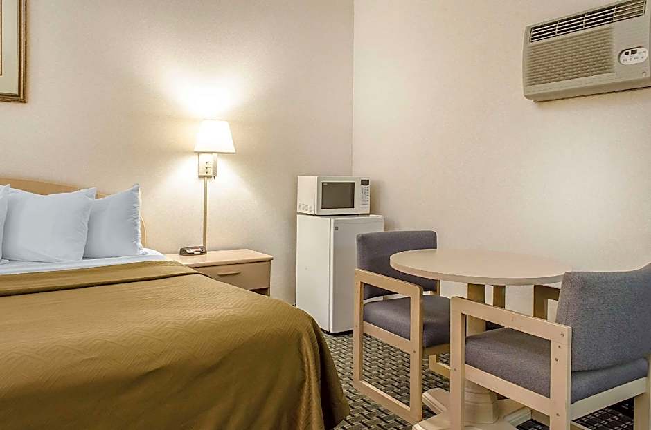 Rodeway Inn State College - near University