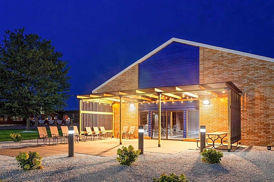 Days Inn by Wyndham Eagle River