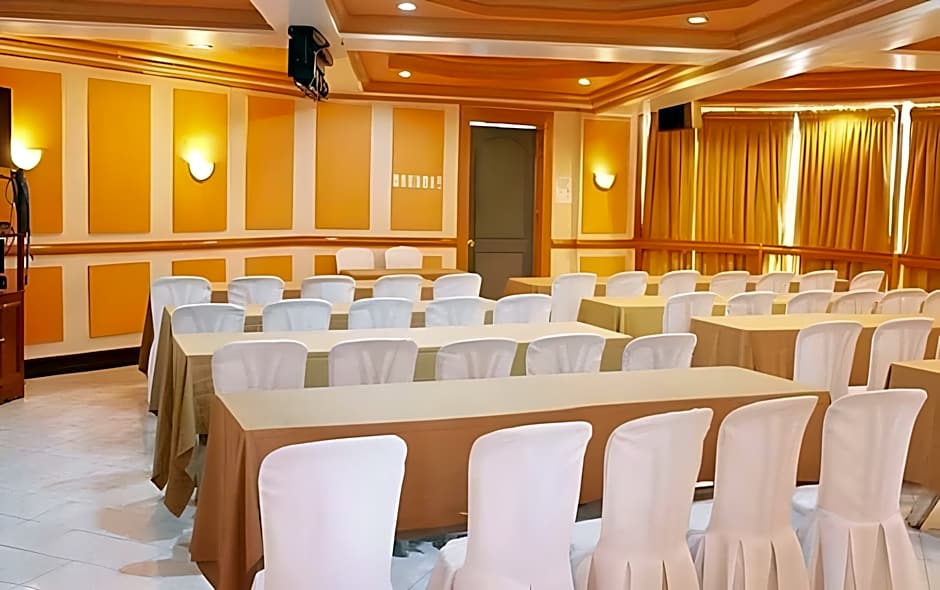Elegant Circle Inn