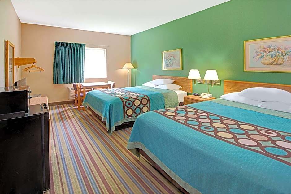 Super 8 by Wyndham Pontoon Beach IL/St. Louis MO Area