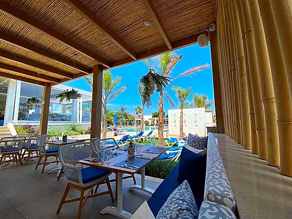 COOEE Kyknos Beach Hotel & Bungalows