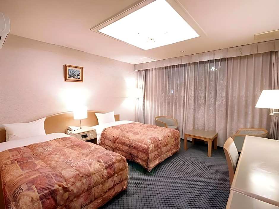 Leo Plaza Hotel