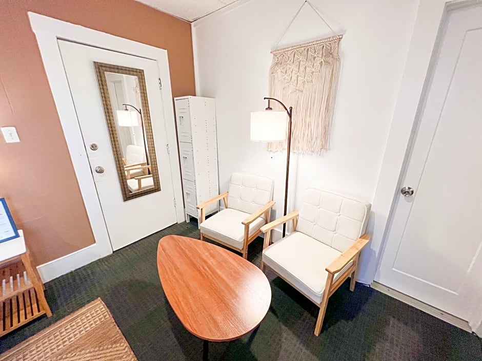ITH Surf City Hostel Hermosa Beach