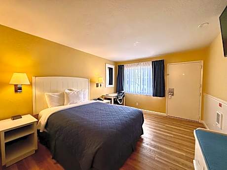 Queen Room - Pet Friendly