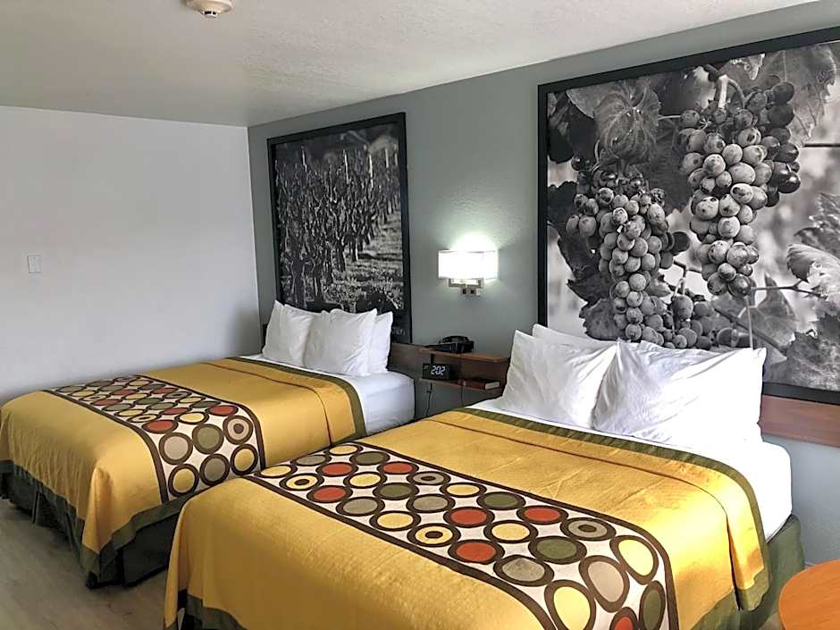 Super 8 by Wyndham Fort Bragg