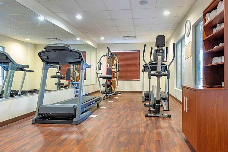 Holiday Inn Express & Suites Hebron - Cincinnati Airport by IHG