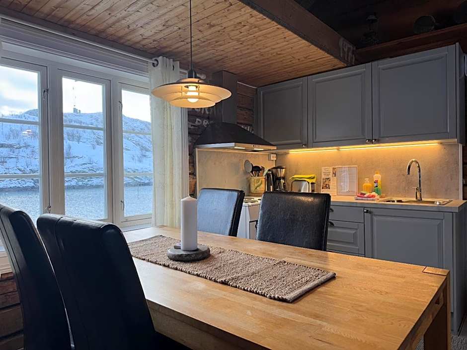 Sakrisøy Rorbuer