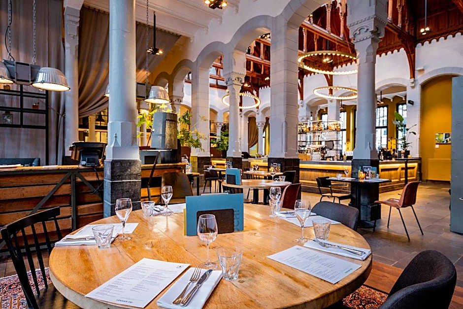 Post-Plaza Hotel & Grand Cafe