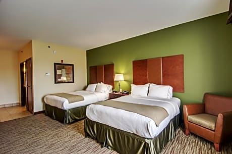 Queen Room with Two Queen Beds with Roll in Shower - Hearing Accessible/Non-Smoking  