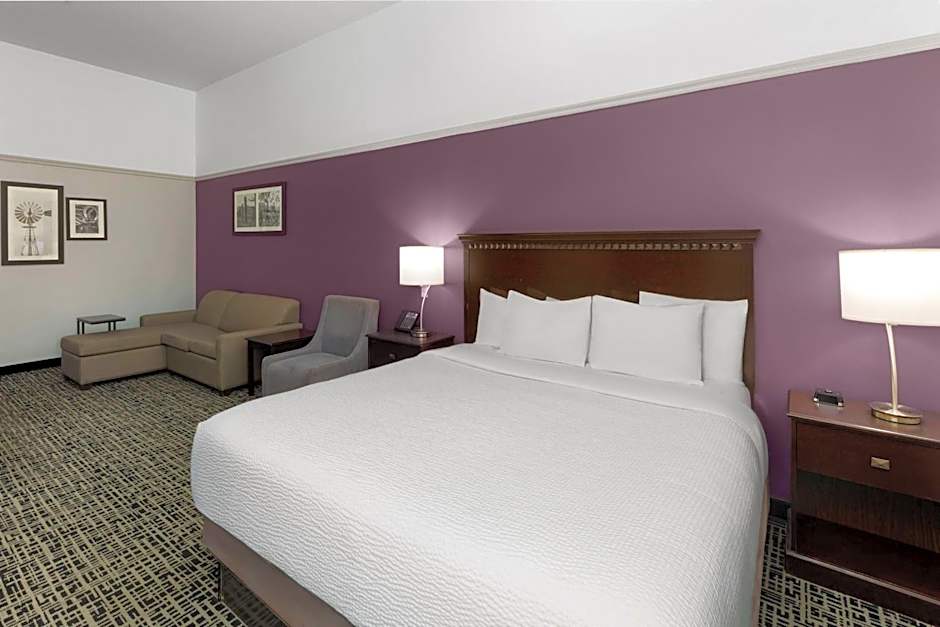 La Quinta Inn & Suites by Wyndham Brownwood