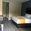 Days Inn & Suites by Wyndham La Porte