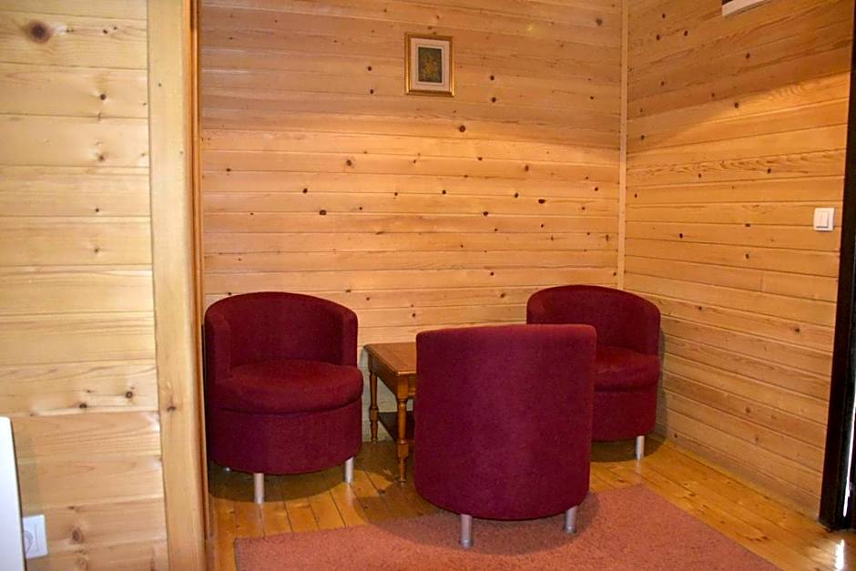 OSTROG Aparthotel KOLIBA-VLASTNIŠTVO MANASTIRA OSTROG