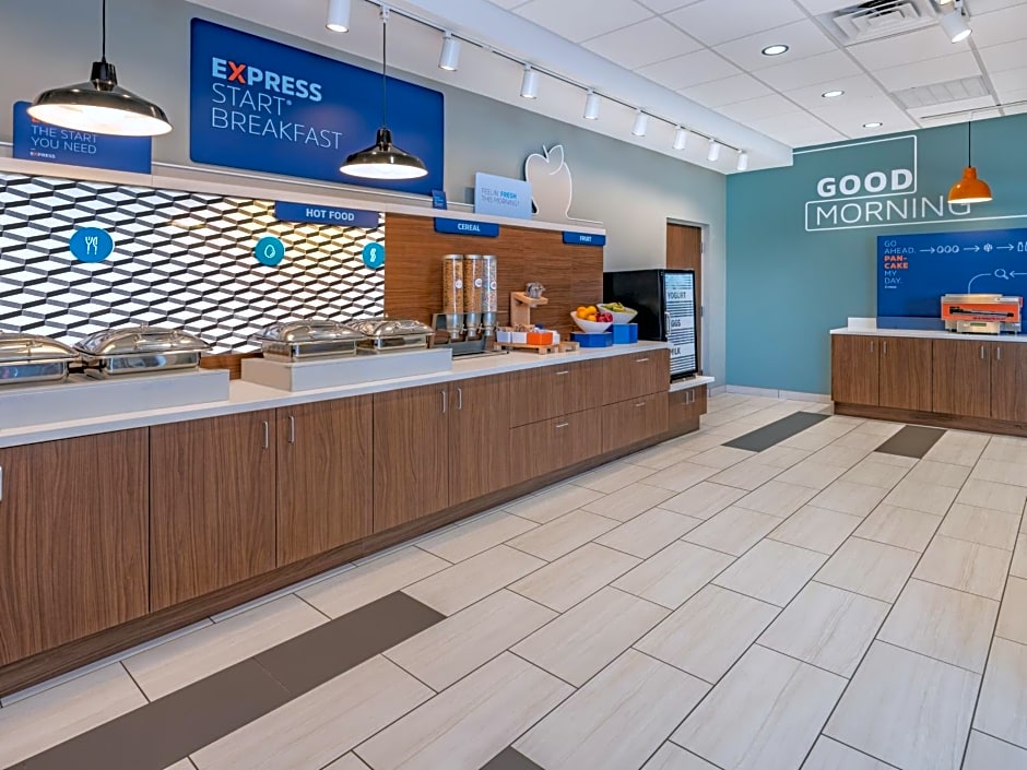 Holiday Inn Express And Suites Ruskin By IHG