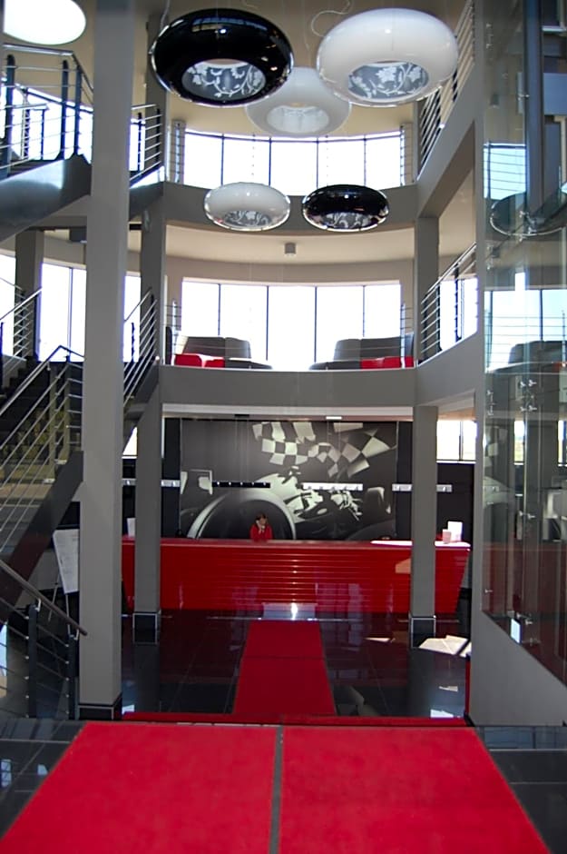 Silver Hotel & Gokart Center