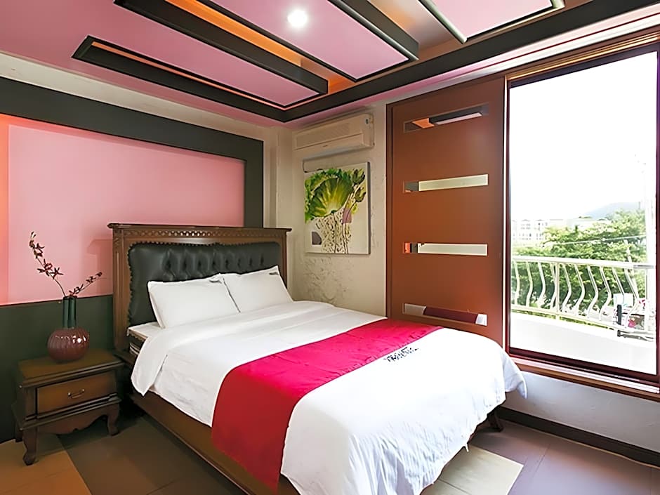 Tomonoya Hotel & Ryokan