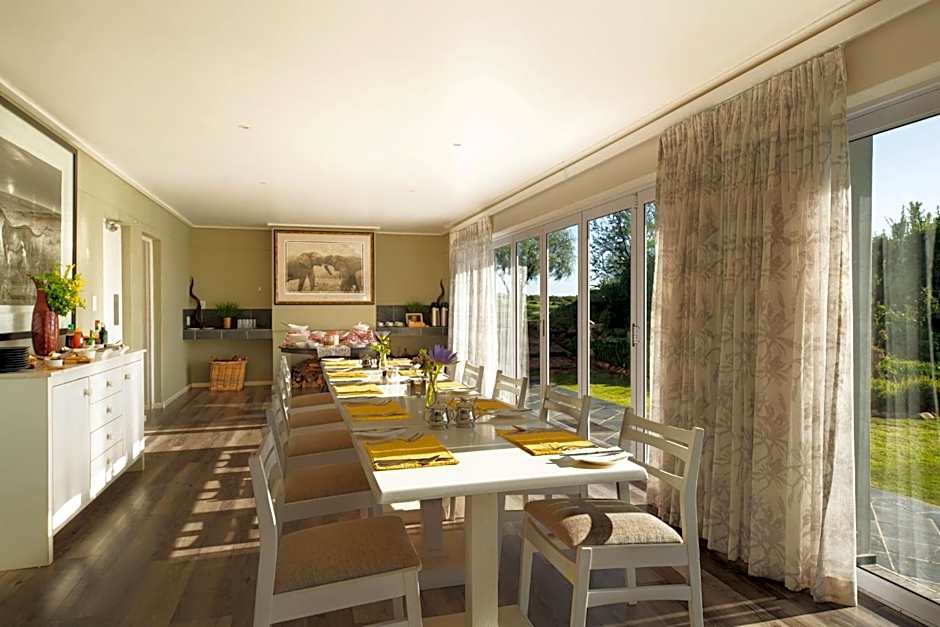 Founders Lodge by Mantis