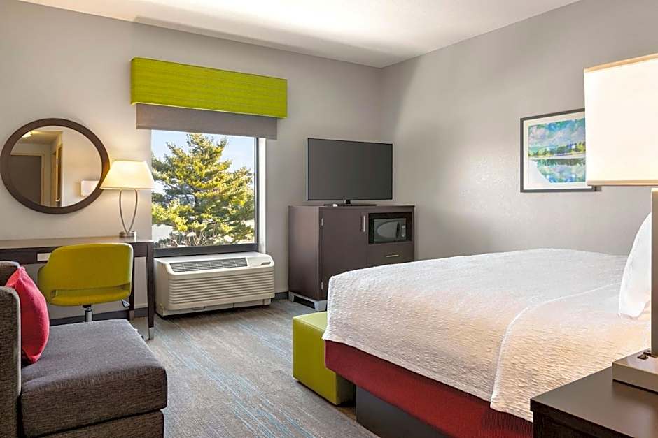 Hampton Inn By Hilton And Suites York South