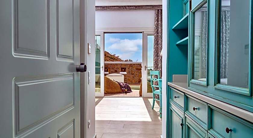 Arte And Mare Luxury Suites And Spa Hotel