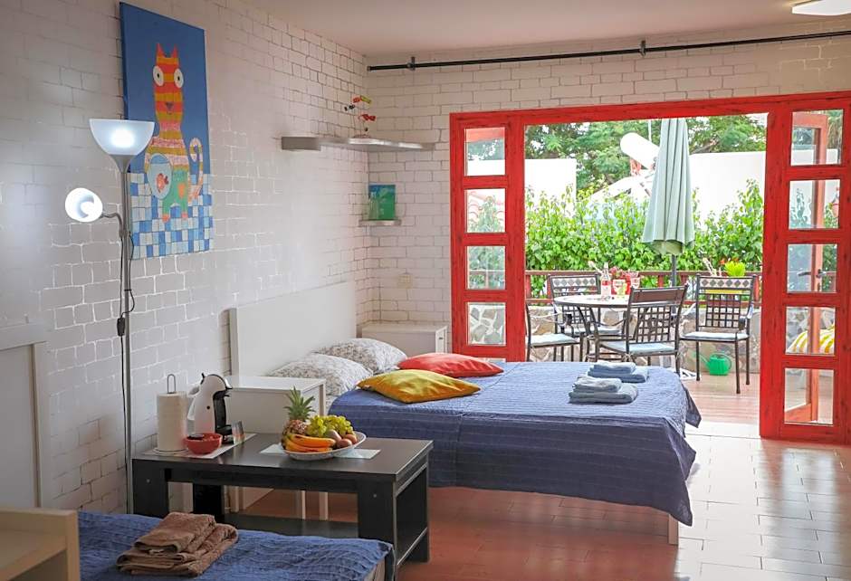 Los Geranios, Close to BEACH, Puerto Colon, YellowCat 2