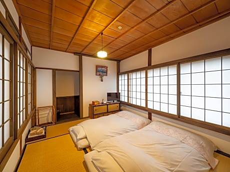 Japanese-Style Twin Room with Shared Bathroom