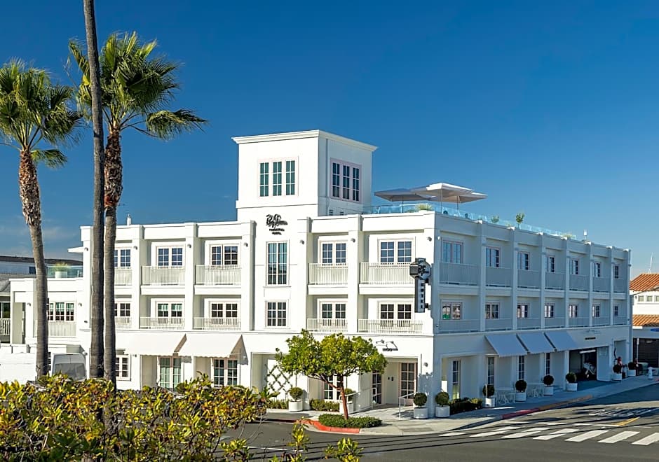 Bay Shores Peninsula Hotel