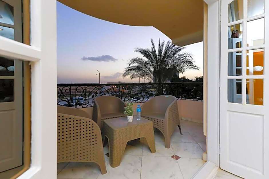 Turquoise Pyramids palace