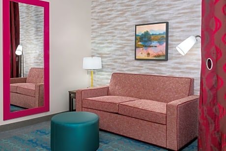 1King Accessible Tub Studio Suite