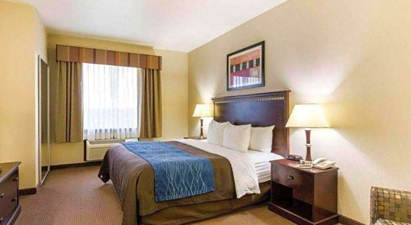 Comfort Inn & Suites Winnie