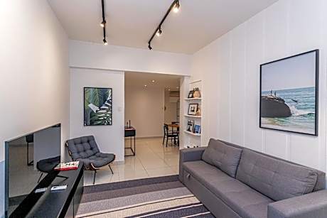 Apartamento Moderno a 300 m da Praia do Leblon