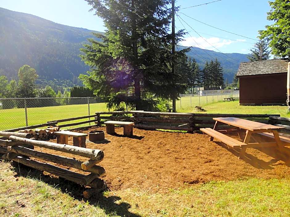 Old Towne Inne Chuckwagon Bar & Grill