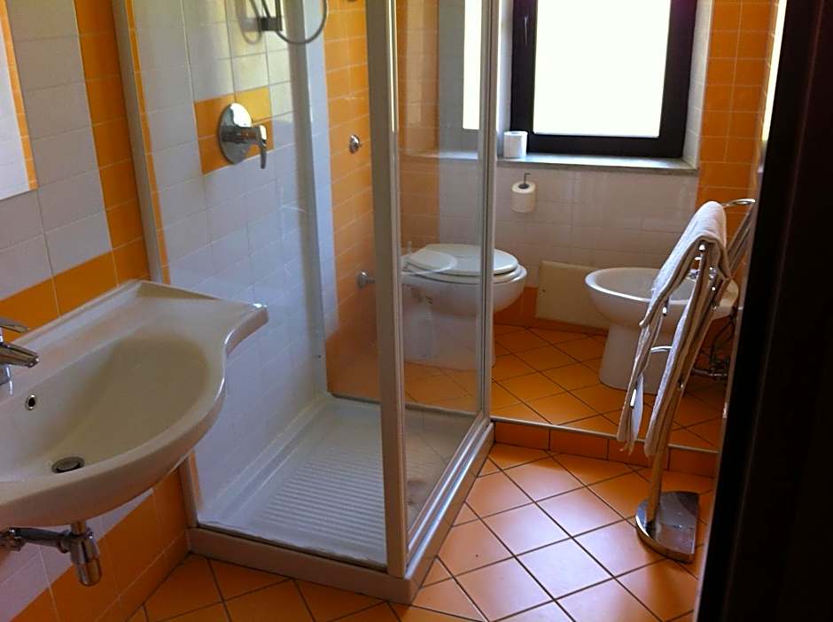Hotel 106
