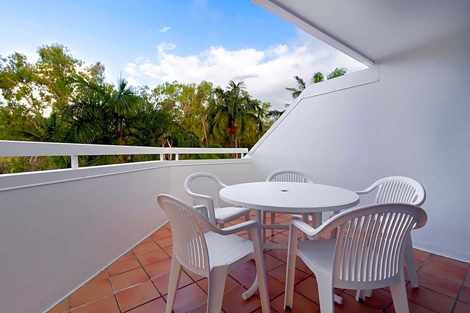 The White House Port Douglas