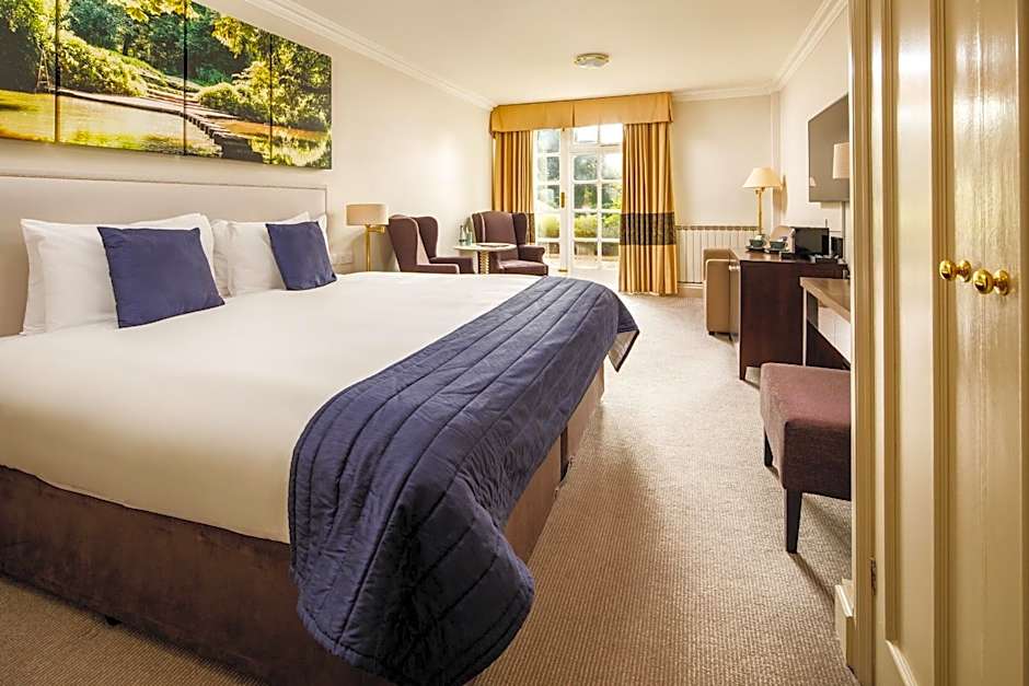 Sunday Box Hill Burford Bridge Hotel