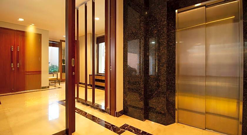 RedDoorz Plus @ CBD Bintaro