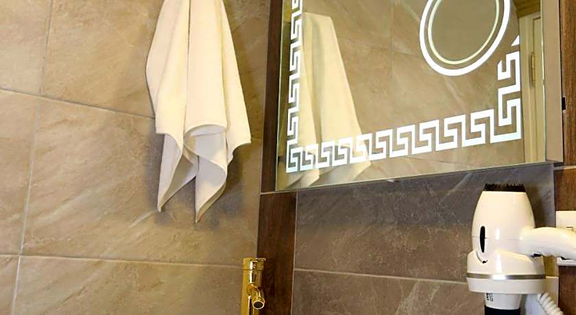 Grand moon hotel suites 