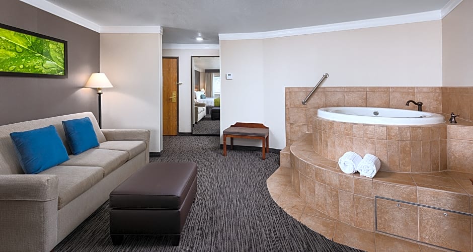 Best Western Plus Landmark Inn
