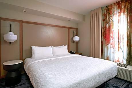 One Bedroom King Suite, 1 Bedroom 2 room Suite, 1 King, Sofa bed, Corner room, Top floor