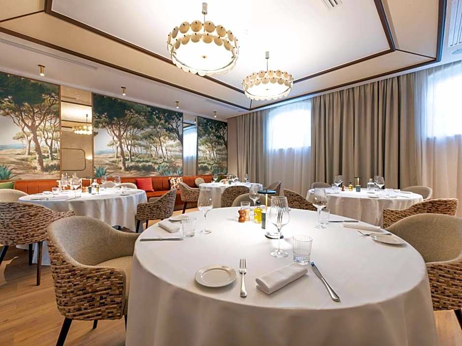 Grand Hotel Roi Rene Aix - MGallery Collection