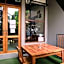 Lipe - Bloom Cafe and Hostel