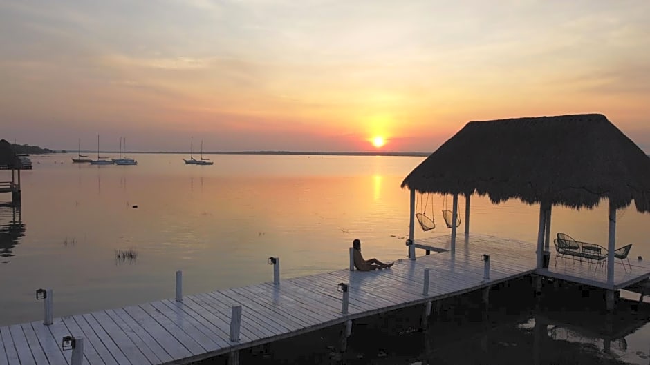 Royal Palm Bacalar Cabañas & Lagoon Club