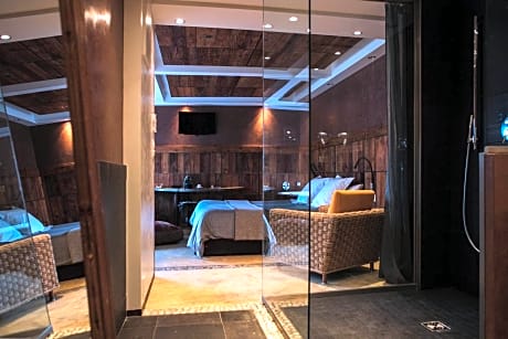 Triple Room with Lake View and Fireplace